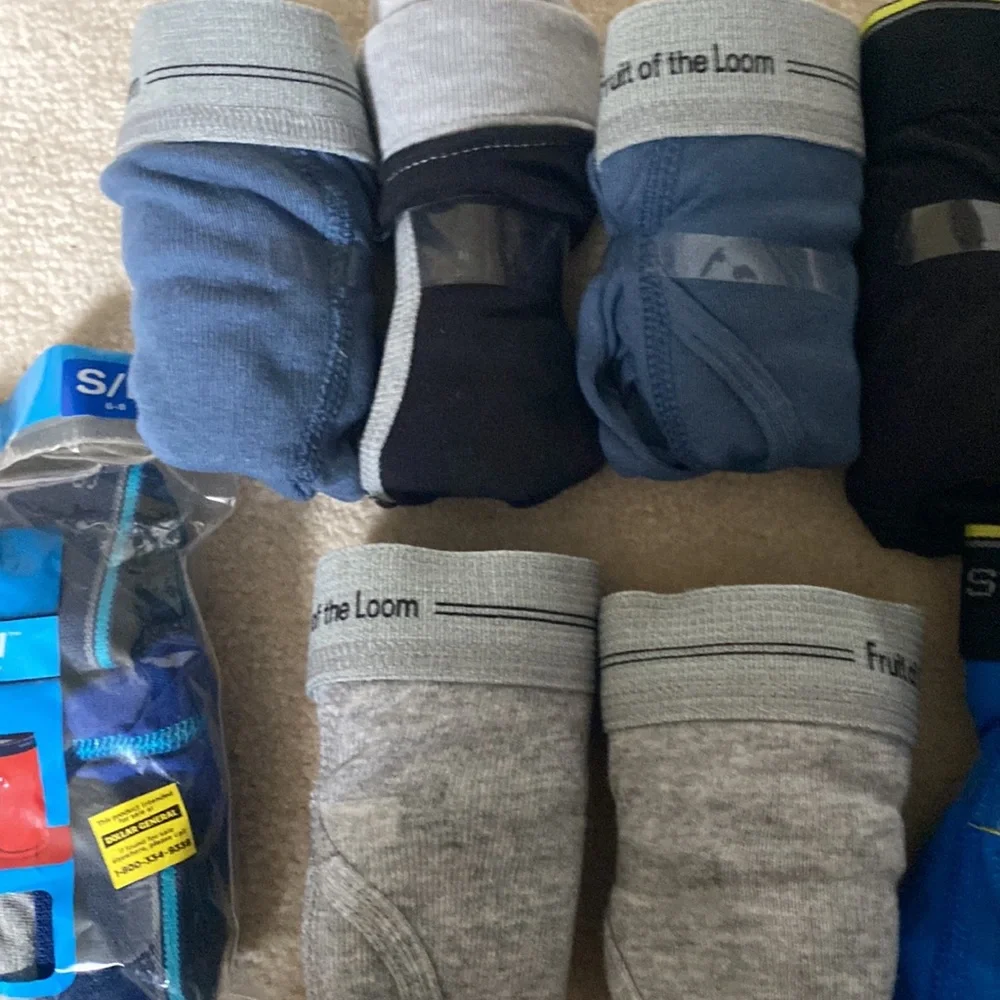 NIP Hanes 3-pak boy’s briefs plus 7 pair still new & banded - Picture 3 of 4